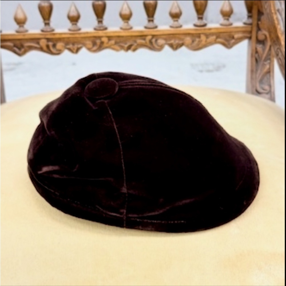 Elegant Brown Velvet Beret